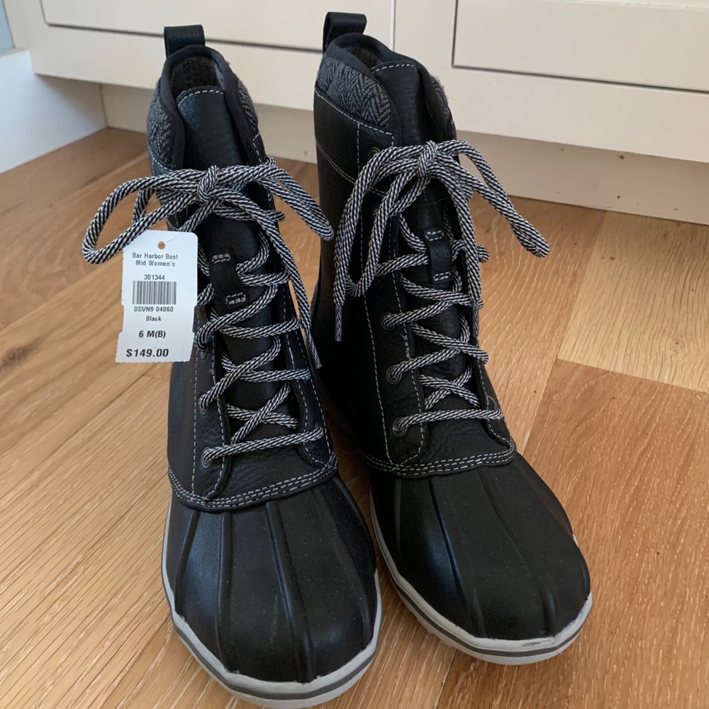 NWT LL Bean Bar Harbor Boot - Size 6